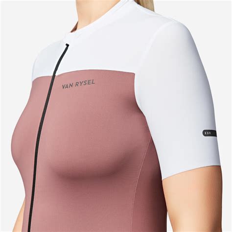 Női kerékpáros orvosi vizsgálaton