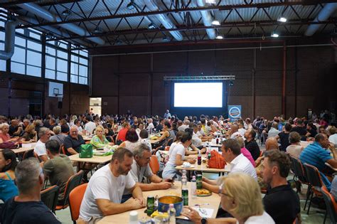 A Popiełuszko és a Vágóhíd utcák kereszteződésénél található emlékhely