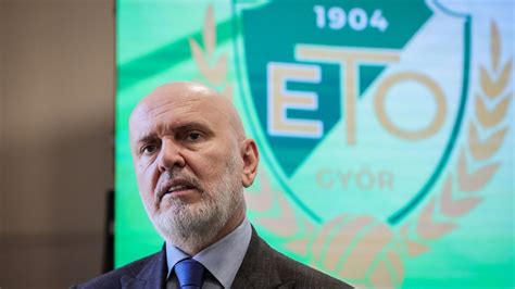 Világi Oszkár, a Győri ETO FC új tulajdonosa és Dézsi Csaba András polgármester