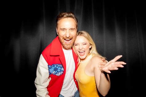 David Guetta és Zara Larsson a 2016-os Eb hivatalos dalának, a This One's For You című számnak az előadásán