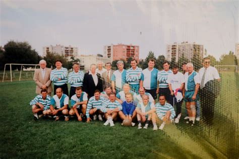 Legendás futballisták montázsa képregényes stílusban