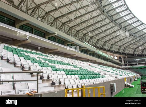 modern többfunkciós sportstadion látképe