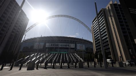 A híres 6:3-as londoni győzelem tablóját idéző emlékfotó