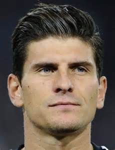 Mario Gomez gólöröme a pályán