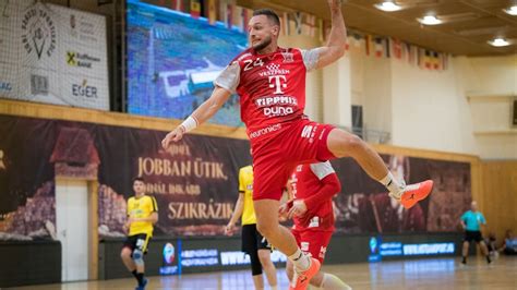 Telekom Veszprém játékosok ünneplik a győzelmet