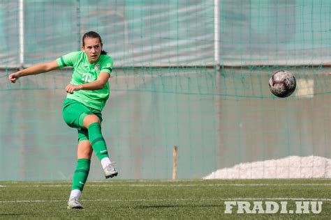 Női labdarúgó utánpótlás edzés