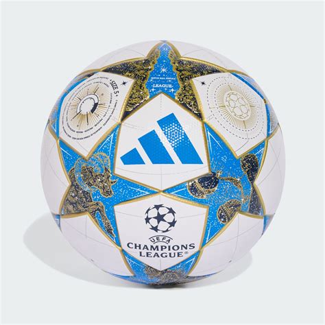 adidas UCL League futballlabda a pályán