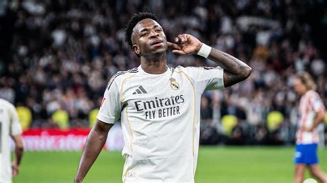 Real Madrid játékosai küzdenek a Bayern München ellen
