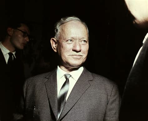 Mihail Solohov Shchukar szobra Rosztov-na-Donuban