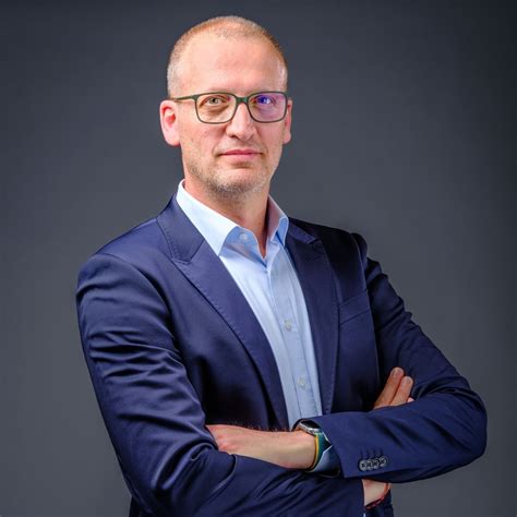 EHFTV logó és egy kézilabda-mérkőzés képkockája