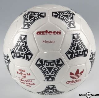 Az Adidas Azteca labda
