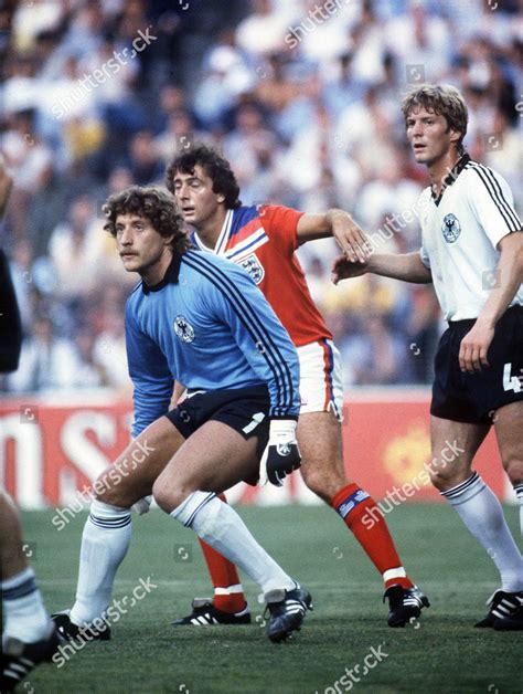 Bryan Robson és Toni Schumacher az 1982-es Anglia-NSZK mérkőzésen