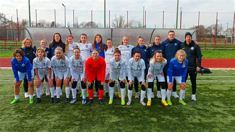 A PMFC U17 csapatának taktikai felkészülése