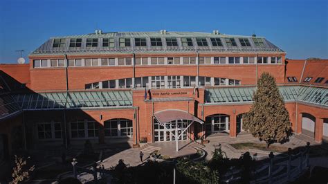 A Faludy Gimnázium épülete, a szombathelyi kosárlabda bölcsője