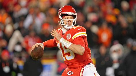 Irányító (Quarterback) passzolás közben