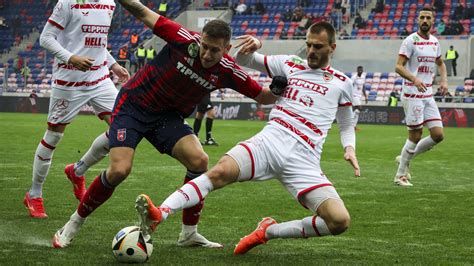 Gólszerzés pillanata labdarúgó mérkőzésen