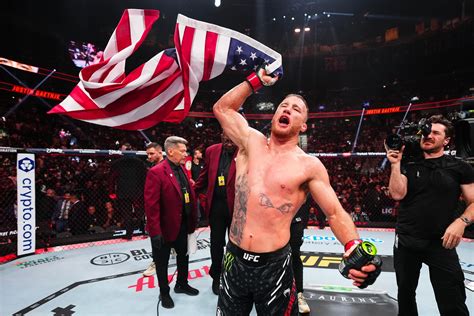Justin Gaethje akcióban a ketrecben