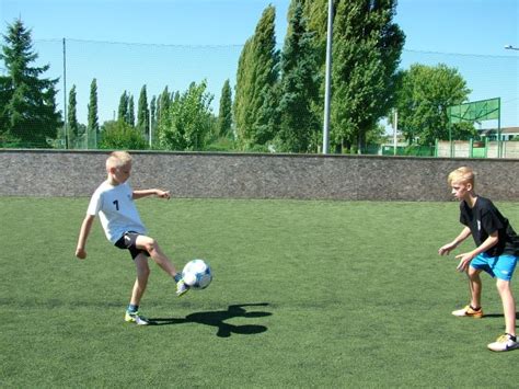 Belsővel történő rúgás technikai ábrája