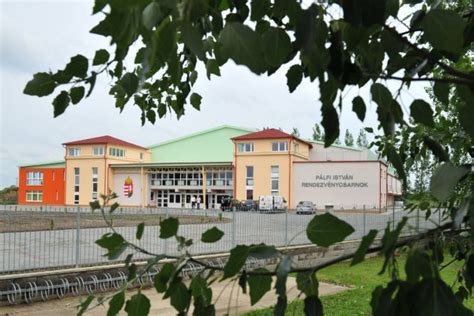 A Pálfi István Rendezvénycsarnok Berettyóújfaluban