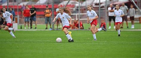 PMFC leány U15 csapat mérkőzés közben a Puskás Akadémia ellen