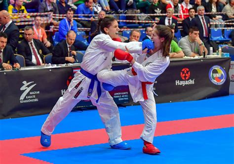 Tatamis küzdelem egy hazai kick-box versenyen