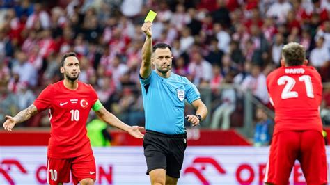 Sárga és piros lapok hatása a mérkőzésekre