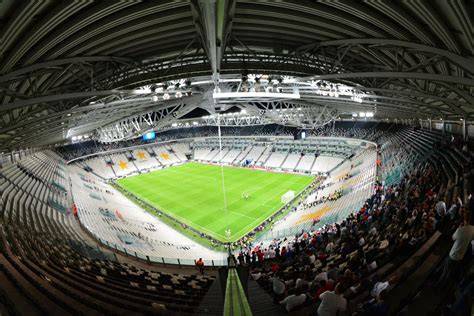 Juventus Stadion belső, lelátók