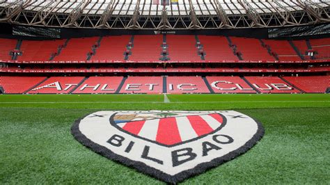 A baszk Athletic Bilbao játékosai a San Mamés stadionban