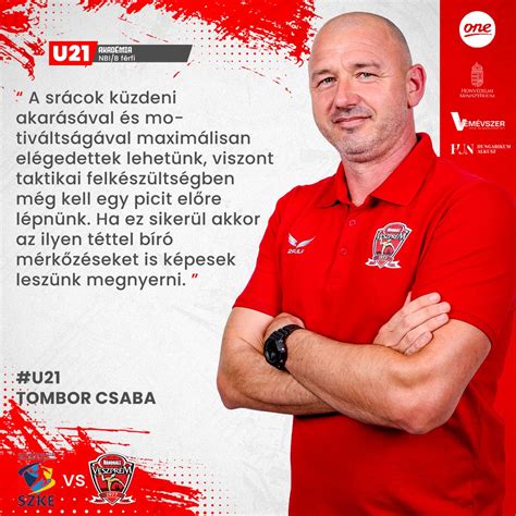 Játékosok taktikai megbeszélésen az edzővel egy NB I mérkőzésen
