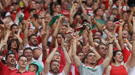 Szurkolók a müncheni Wiener Platzon