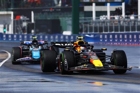 Formula 1 autó verseny közben