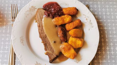 Szarvashús és szalonna pirítása
