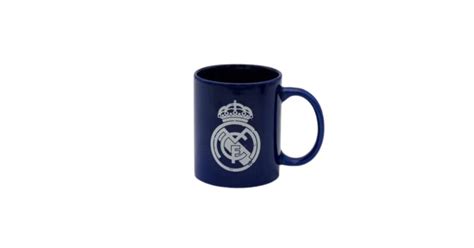 Real Madrid logóval díszített bögrék