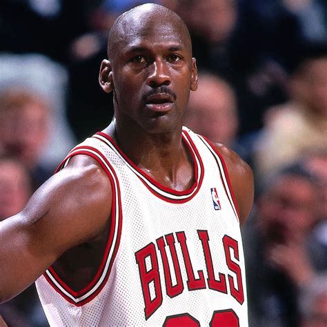 Michael Jordan kosárlabdázik