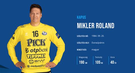 Mikler Roland Pick Szeged mezben véd a kapuban