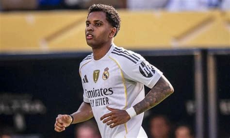 Rodrygo Goes mérkőzés közben, a távozási pletykák árnyékában