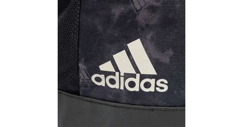 Adidas csuklóvédő közeli képe