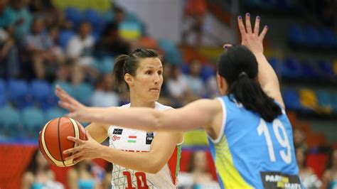 Varga Zsófia kosárlabda mérkőzésen