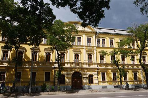 Mezőkövesdi gimnázium főépülete