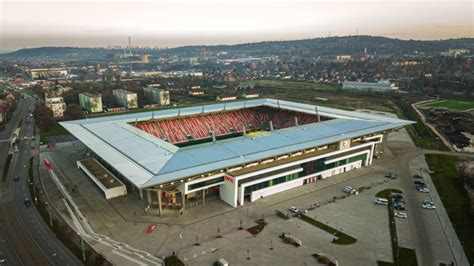 DVTK stadion szurkolókkal