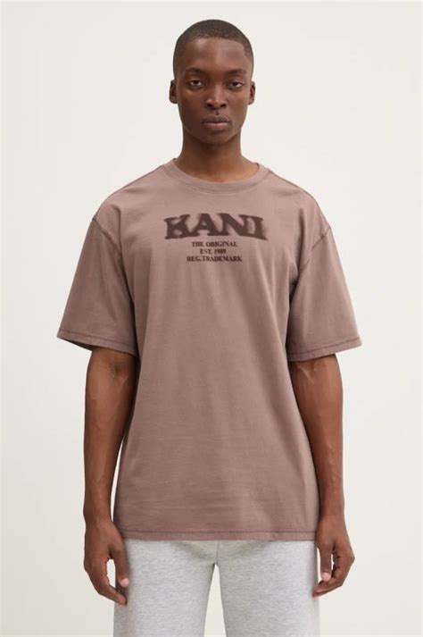 Karl Kani oversized kosárlabda dzseki férfi modellen, utcai környezetben