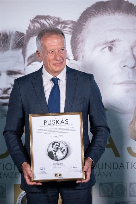 A Puskás Nemzetközi Futball Alapítvány logója