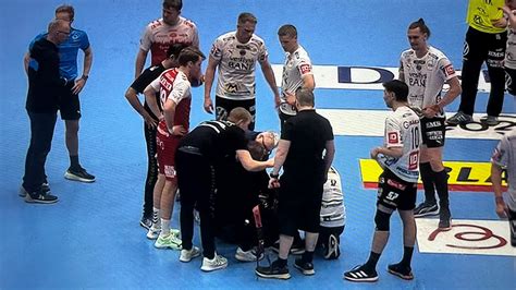 A Veszprém kézilabdázói meccs közben