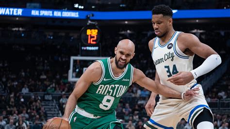 Összehasonlító grafikon: Boston Celtics és Milwaukee Bucks ELO pontszámok
