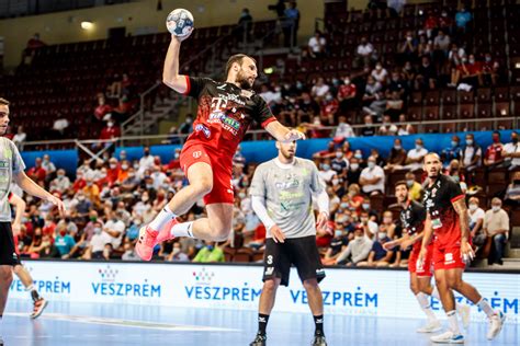Kézilabdázó gyerekek a Veszprém Arénában