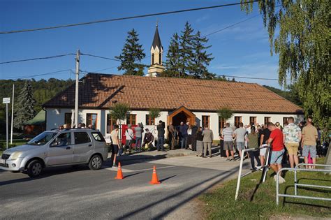 Kisváros Magyarországon, határátkelővel