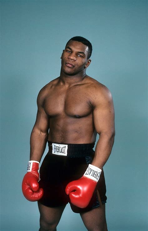 Mike Tyson fiatal kori edzése a ringben