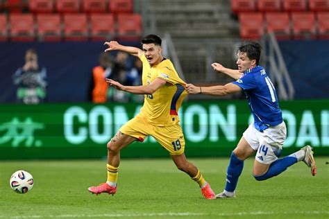 Ukrajnai U20-as játékosok ünneplése az olaszok elleni győzelem után