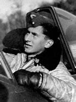 Norbert Hannig portréja II. világháborús pilóta egyenruhában