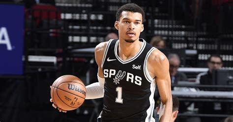 Victor Wembanyama a San Antonio Spurs mezében